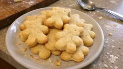 Waniliowe misie z foremki – miękkie, maślane ciastka z jednej miski