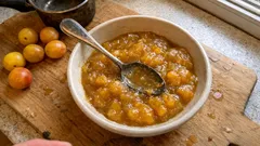 Gęsty kompot z mirabelek bez cukru – prosty sposób na owoce w słoiku