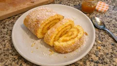 Portugalska rolada pomarańczowa (torta de laranja) – wilgotna i miękka, zawsze się zwija