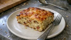 Babka ziemniaczana z kiszoną kapustą i boczkiem – pieczona, sycąca i z chrupiącą skórką