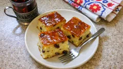 Ciasto z kaszy manny z rodzynkami i karmelem – proste, kremowe i zawsze się udaje