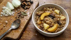 Postna kapusta z grzybami na Wigilię – z pigwą i renetą, delikatnie słodko-kwaśna