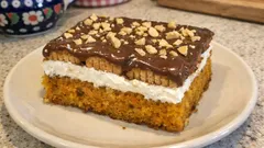 Ciasto marchewkowo-dyniowe na blachę z masą śmietankową i polewą czekoladową