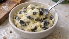 Puree ziemniaczane z czarną rzodkwią i serem – kremowy dodatek do obiadu