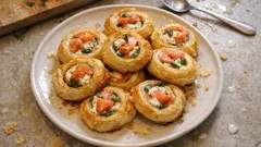 Francuskie ślimaczki z łososiem i bazylią – prosta, ciepła przekąska na spotkanie