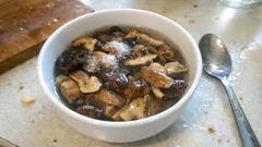 Suszone grzyby bez goryczki: prosty trik z cukrem do moczenia