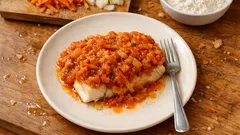 Ryba po grecku z dorsza bez ości – klasyk na Wigilię, który najlepiej smakuje następnego dnia