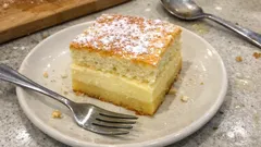 Magiczne ciasto waniliowe: jeden przepis, trzy warstwy i zawsze równy kawałek