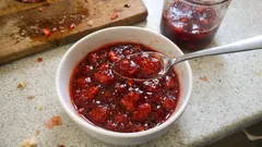 Konfitura truskawkowa z 2 składników – gęsta, bez żelfiksu i bez cytryny
