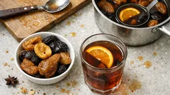 Kompot z suszu bez goryczki: kiedy dodać goździki i cynamon, żeby smak był idealny