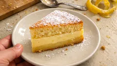 Magiczne ciasto cytrynowe z trzech warstw – z jednej płynnej masy