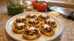 Tosty z pesto, parmezanem i suszonymi pomidorami – szybka przekąska na wino i spotkanie