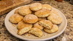 Amoniaczki na słodkiej śmietance – kruche, chrupiące i długo świeże