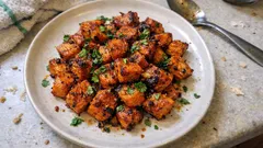 Pieczone bataty z kuminem i kolendrą – prosty sposób na lekko karmelizowaną skórkę