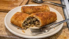 Krokiety bez pękania: naleśniki ze szczyptą mąki ziemniaczanej, które łatwo się zwija