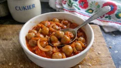 Grzyby po kaszubsku w zalewie pomidorowej – sprężyste, lekko słodko-pikantne i do słoika