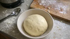 Ciasto parzone na pierogi: proste, elastyczne i bez pękania podczas gotowania