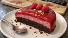 Gâteau miroir z musem czekoladowo-malinowym – jak zrobić idealną lustrzaną polewę