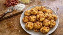 Bouchées z chorizo i gruyère z piekarnika – pikantne kąski na jeden kęs