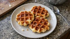 Gofry z Liège – maślane i słodkie, z karmelowymi „kieszonkami” cukru perlistego