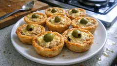 Mini quiche z tuńczykiem z formy na muffinki – chrupiące spody i kremowe wnętrze
