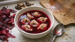 Wigilijny barszcz czerwony z uszkami – klarowny, intensywny i naprawdę prosty