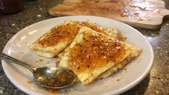 Naleśniki z dżemem morelowym i siemieniem lnianym – szybkie, słodkie śniadanie