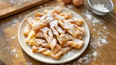 Wyjątkowo kruche faworki (chrust) z nutą migdałową — prosto na Tłusty Czwartek