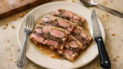 Teryna z cielęciny i wątróbki: soczysta, aromatyczna, idealna do krojenia