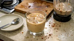 Domowy Baileys z blendera: kremowy likier z whisky, gotowy w 10 minut