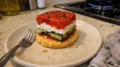 Terryna z pieczonej papryki i cukinii z kozim serem – elegancka przystawka na zimno