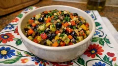 Warzywne brunoise z patelni – szybka kostka z cukinii, bakłażana i papryki z oliwkami