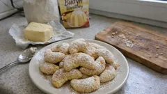 Budyniowe rogaliki waniliowe – kruche, maślane i gotowe w kilkanaście minut