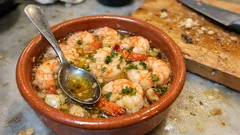 Gambas au four: krewetki z piekarnika w winie i czosnku w 10 minut