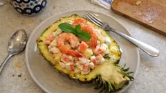 Ananas z krewetkami w sosie cytrynowo-miętowym – chłodna przystawka bez gotowania