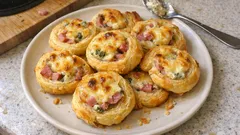 Ślimaczki z ciasta francuskiego z szynką i Boursin — gotowe w 15 minut