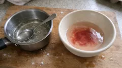 Syrop do nasączenia biszkoptu do fraisier – prosty przepis, który daje idealnie miękki spód