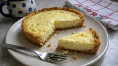Tarta ricotta-cytrynowa na kruchym spodzie – prosta, a wygląda bardzo elegancko