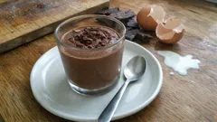 Klasyczny mus czekoladowy z 4 składników – puszysty i zawsze się udaje