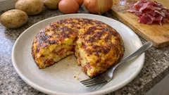 Tortilla ziemniaczana z szynką dojrzewającą – prosta wersja z piekarnika