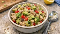 Kolorowa pasta z makrelą i awokado – szybkie smarowidło do kanapek na co dzień