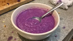 Krem z czerwonej kapusty: rozgrzewająca zupa o delikatnym, słodko-kwaśnym smaku