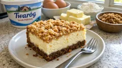 Sernik z sera z wiaderka na kruchym spodzie z pierniczkami – kremowy i równy