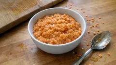 Jak ugotować czerwoną soczewicę, żeby wyszła idealna do zupy i sałatki