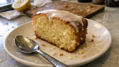 Wilgotne ciasto cytrynowe z mlekiem skondensowanym – bez miksera, jedna miska