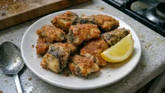 Karp w chrupiącej panierce na Wigilię – prosty trik z mlekiem, który robi różnicę