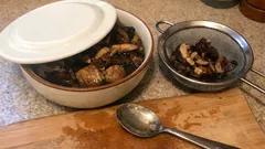 Jak moczyć suszone grzyby, żeby nie straciły aromatu – i co zrobić z wywarem