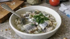 Śledzie po gdańsku ze słoika – szybkie podanie na święta z koperkiem w 5 minut